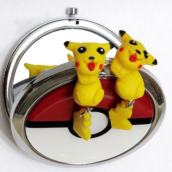 Pokemon Accessory Bundle - Picture 2 of 5